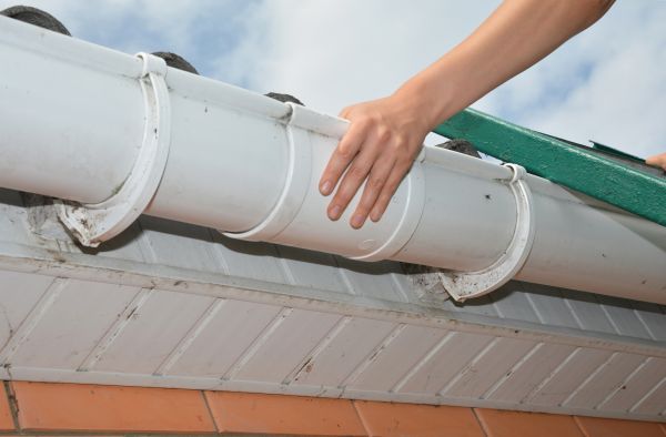 Professional Gutter Reattachment